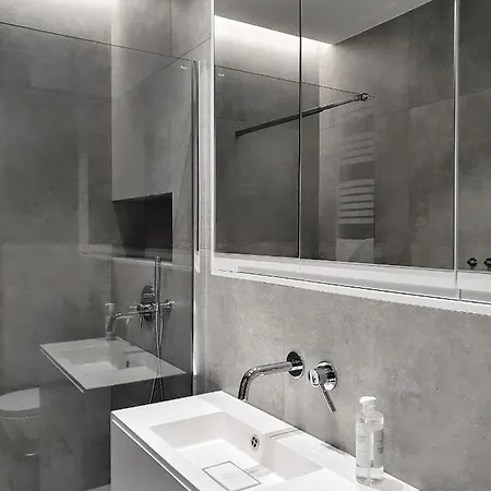 Comfy - Simple Luxury Апартаменти